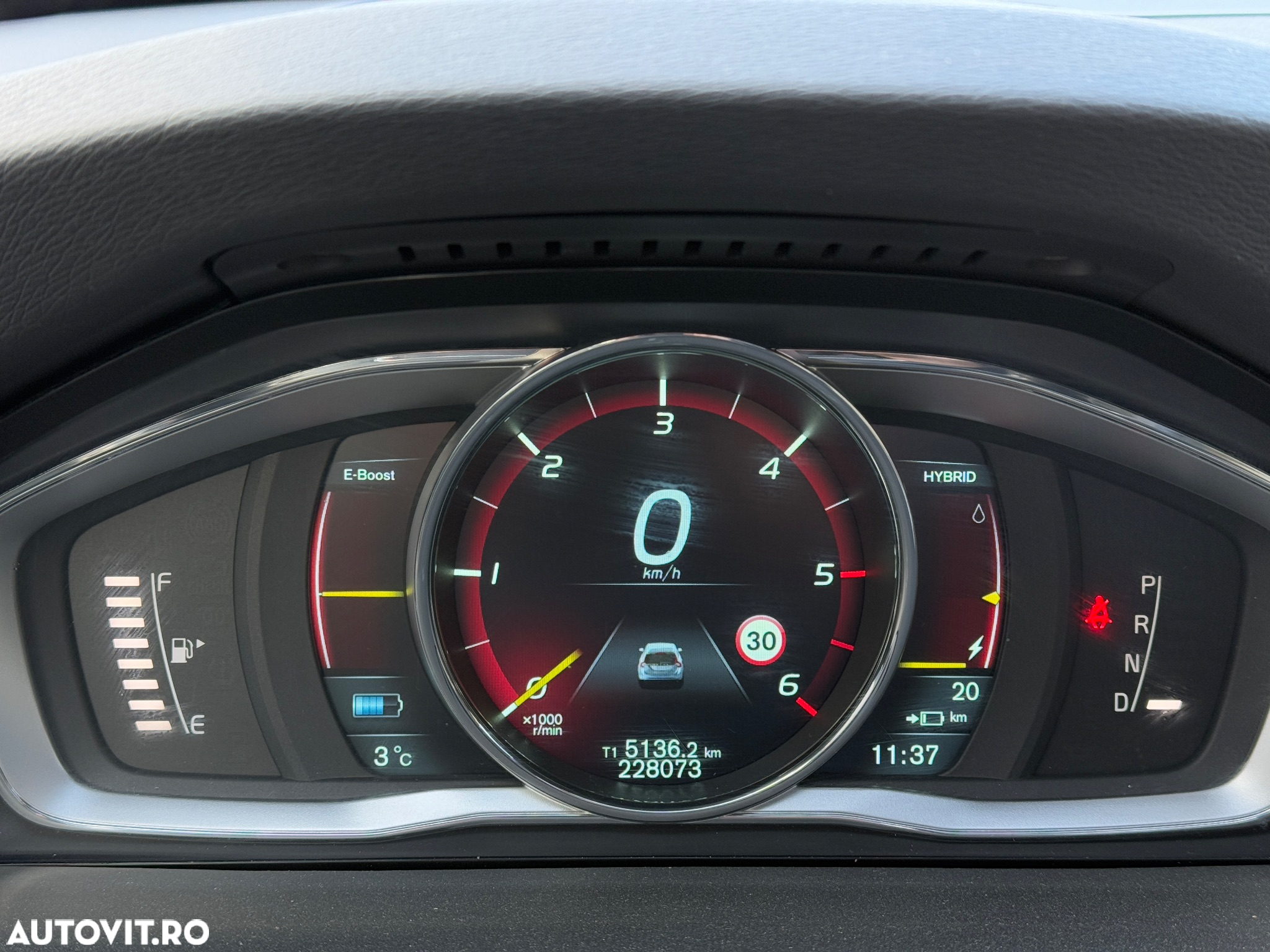 Volvo V60 D6 Plug-In-Hybrid AWD Geartronic Summum - 16