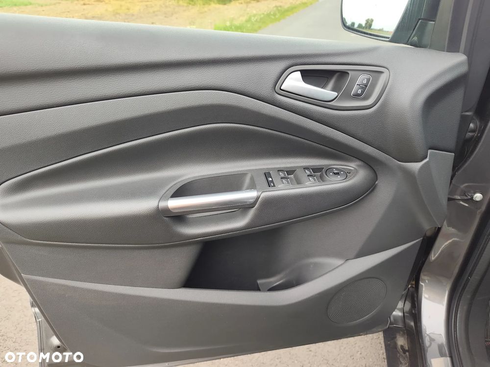 Ford Kuga 1.5 EcoBoost 2x4 ST-Line - 12