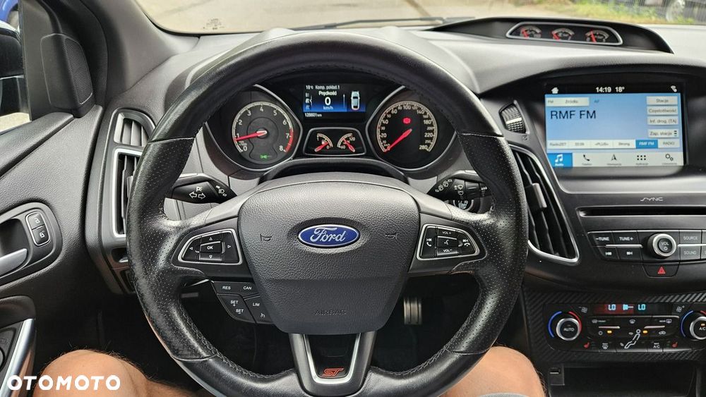 Ford Focus 2.0 EcoBoost ST mit Leder-Sport-Paket - 26