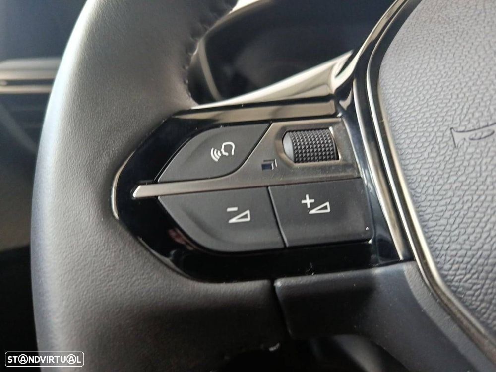 Peugeot 2008 1.2 Style - 16