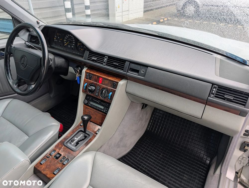 Mercedes-Benz W124 (1984-1993) - 11