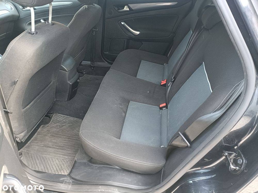 Ford Mondeo - 8