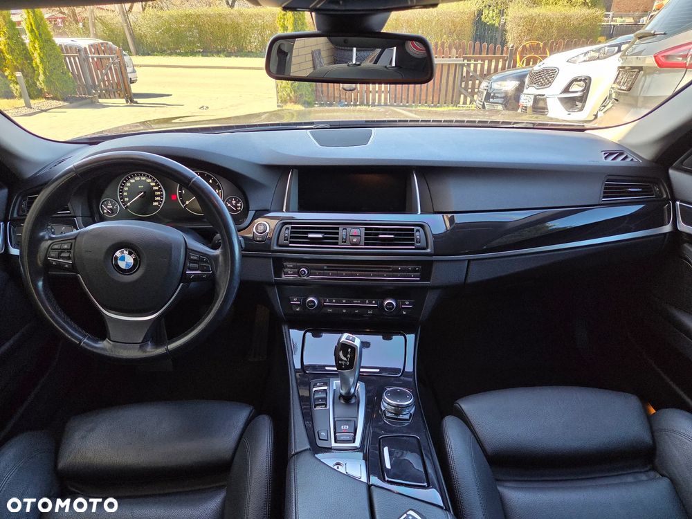BMW Seria 5 520d Sport - 26