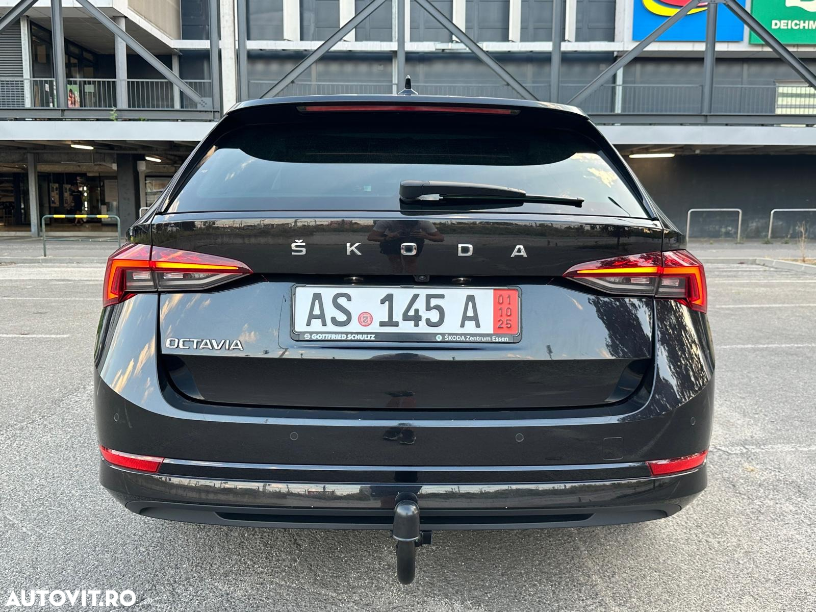 Skoda Octavia Combi 2.0 TDI DSG First Edition - 3