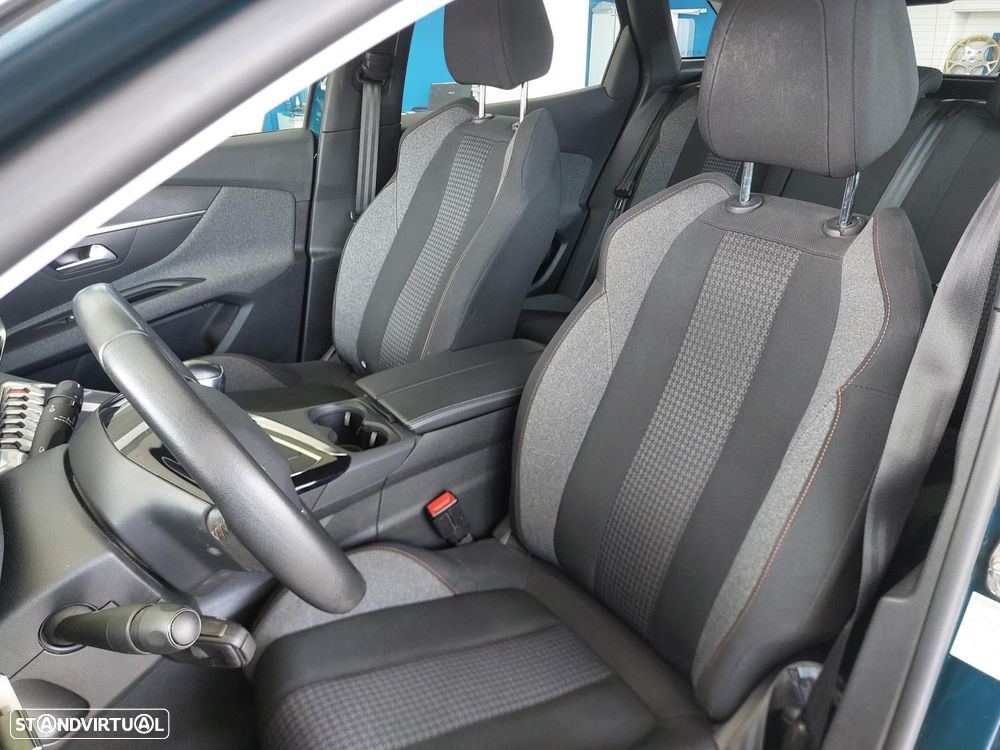 Peugeot 3008 1.5 BlueHDi Active Pack — fotografia 14