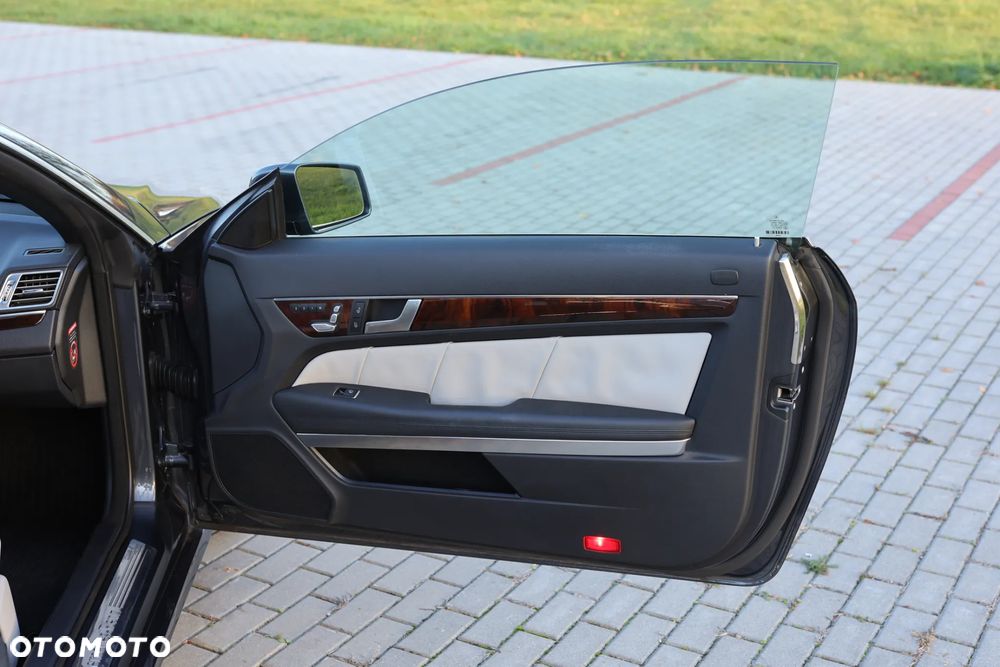 Mercedes-Benz Klasa E - 27