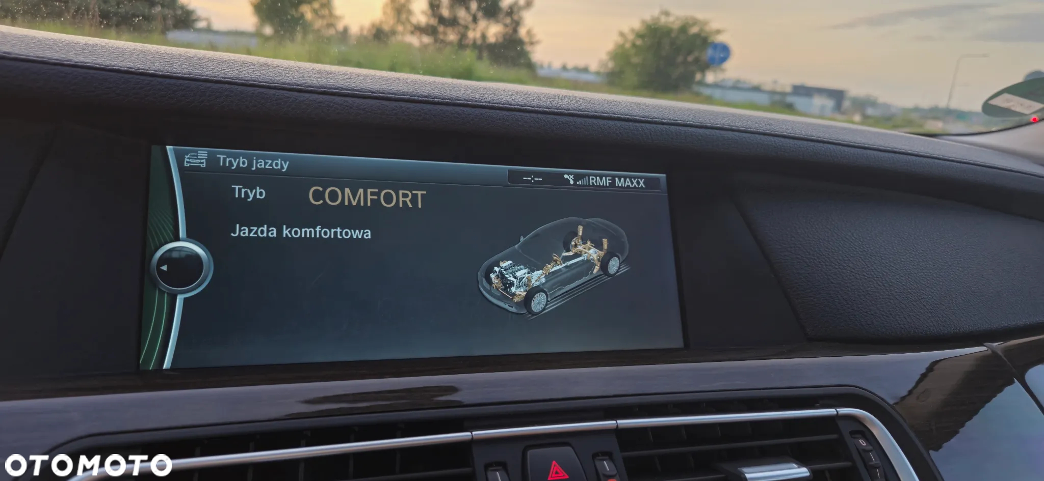 BMW Seria 7 750i xDrive - 23