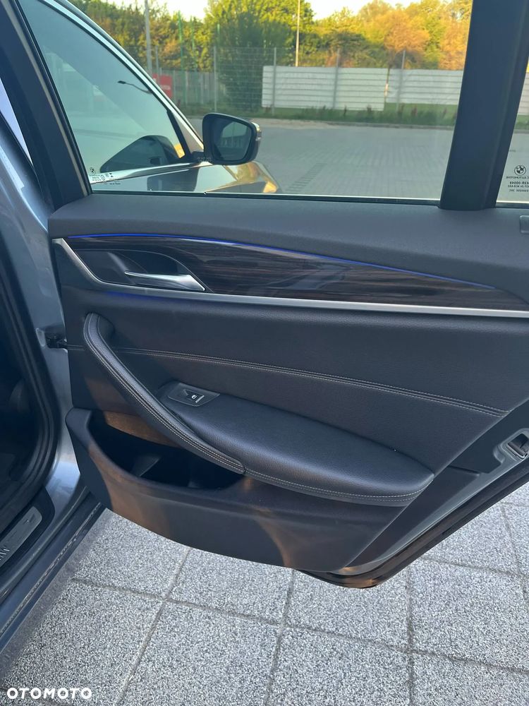 BMW Seria 5 520d - 22