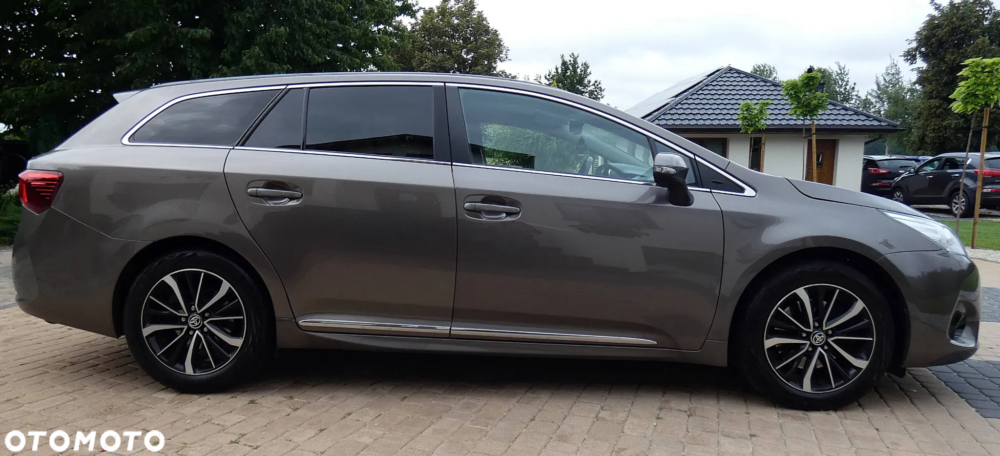 Toyota Avensis 2.0 D-4D Premium - 32