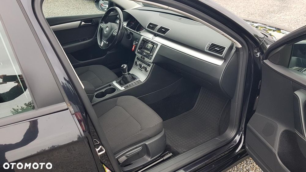 Volkswagen Passat - 24