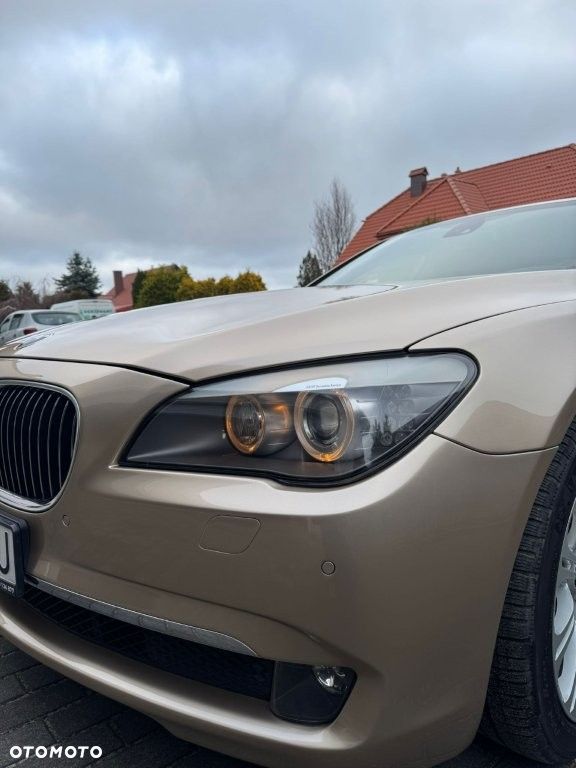 BMW Seria 7 740d xDrive - 29