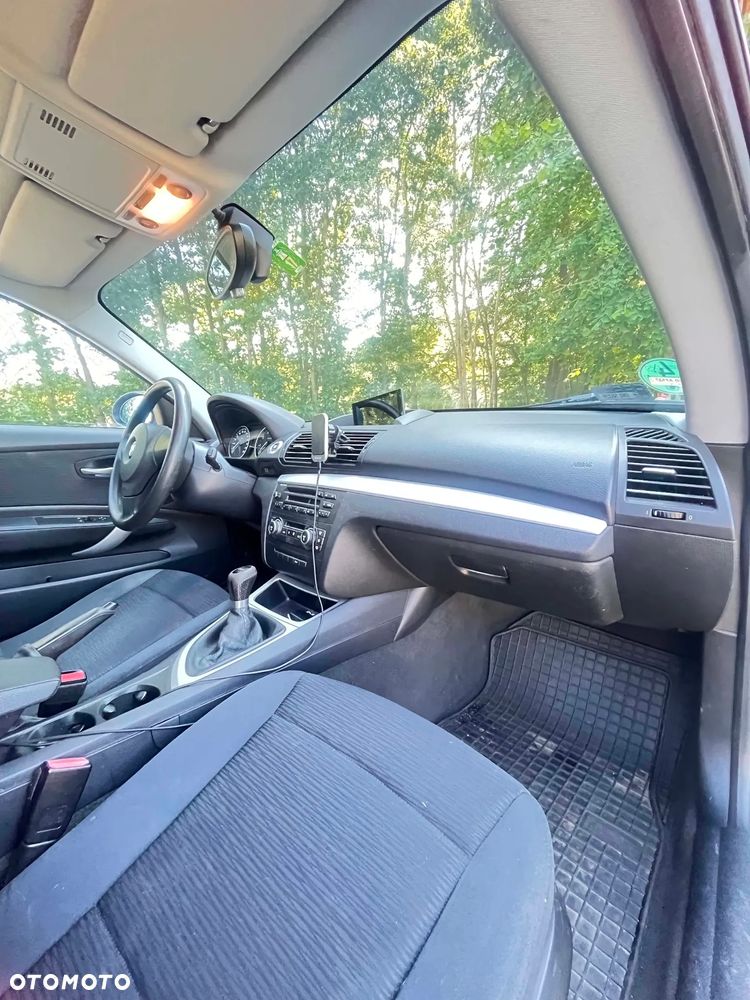 BMW Seria 1 120i - 11