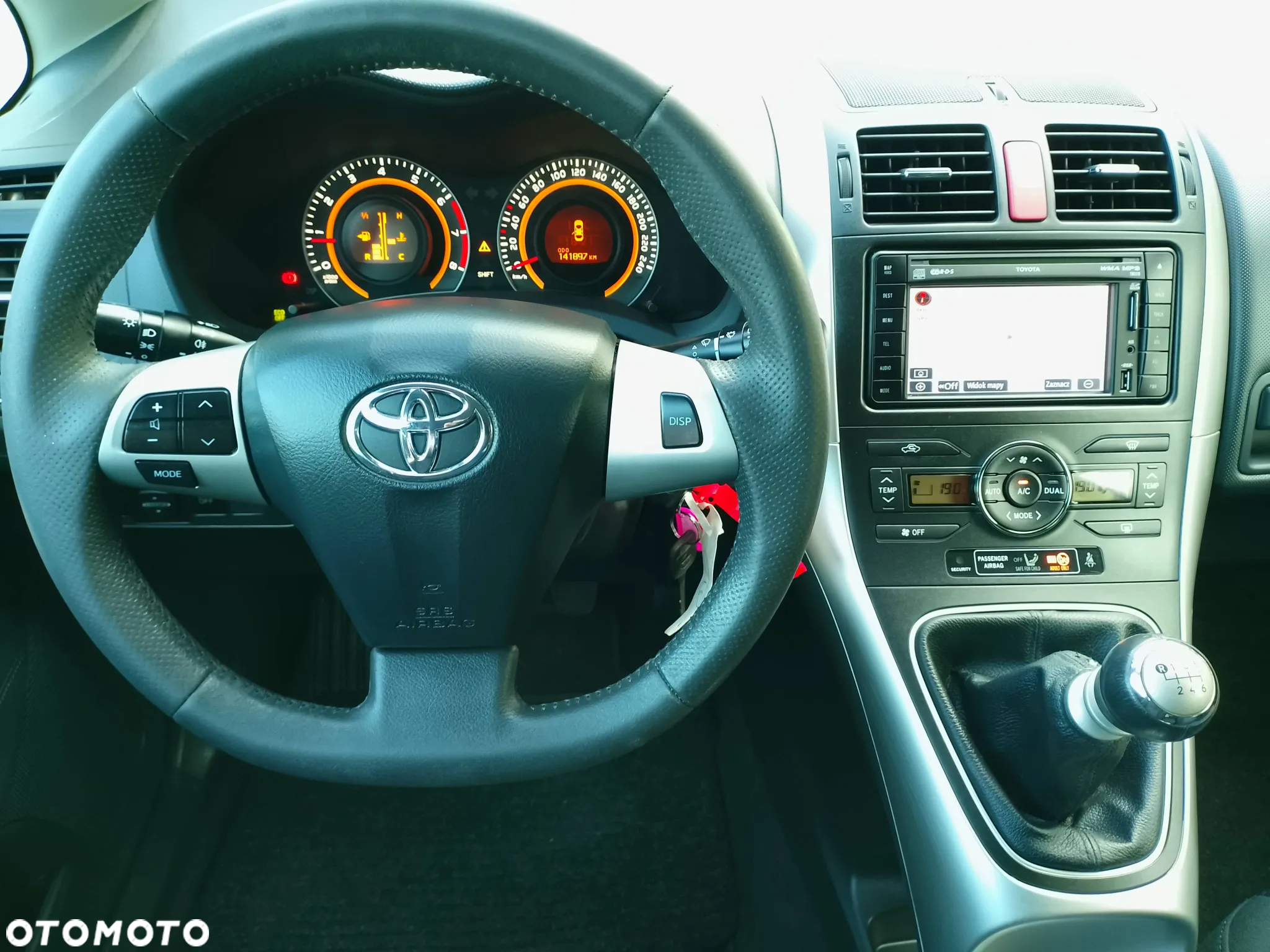 Toyota Auris 1.33 Dual-VVT-i Design Edition - 9