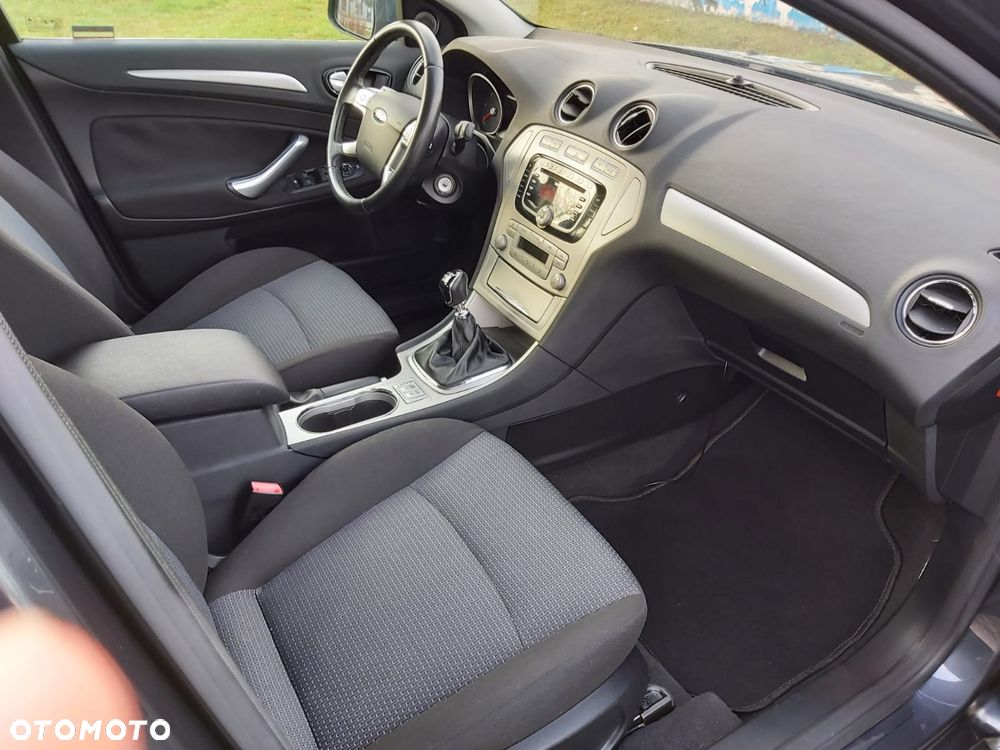 Ford Mondeo 1.8 TDCi Trend - 14