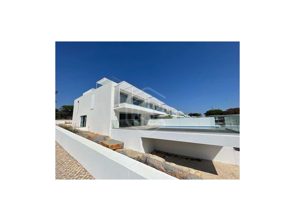 Moradia com 3 Suites, Jacuzzi e Piscina no Garrão, Almancil - Grande imagem: 2/60