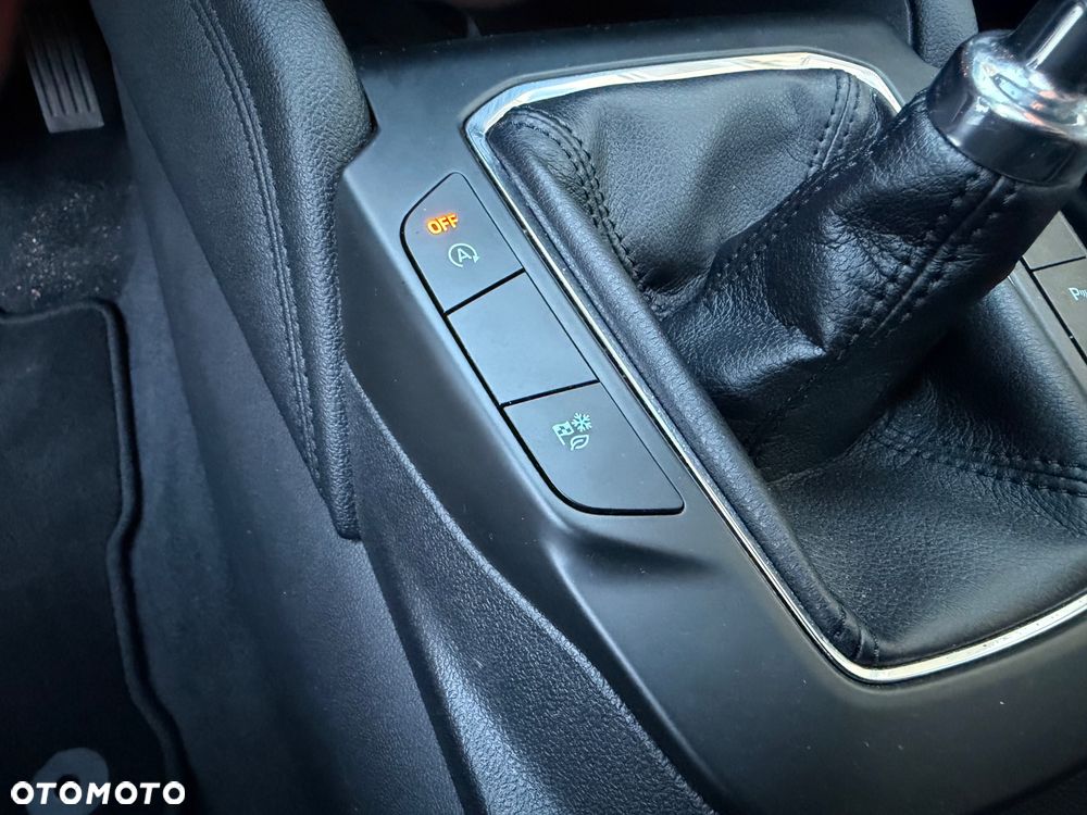 Ford Kuga - 23