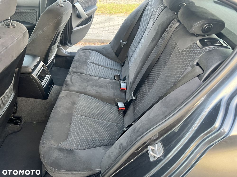 BMW Seria 1 118i M Sport Shadow - 19
