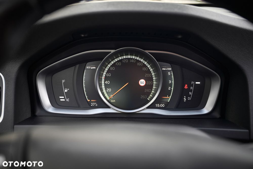 Volvo V60 D3 Geartronic Momentum - 26