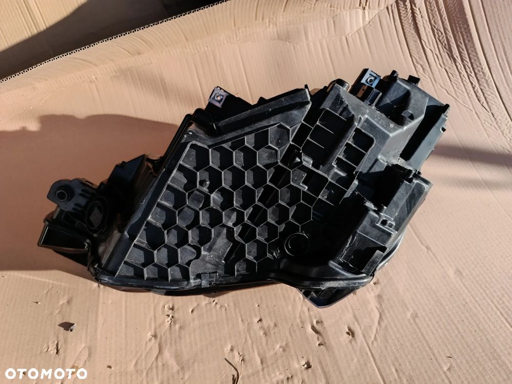 Audi E-Tron lampa  Led 4KE941040 - 4