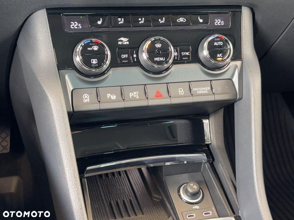 Skoda Karoq 1.5 TSI ACT Selection DSG - 28