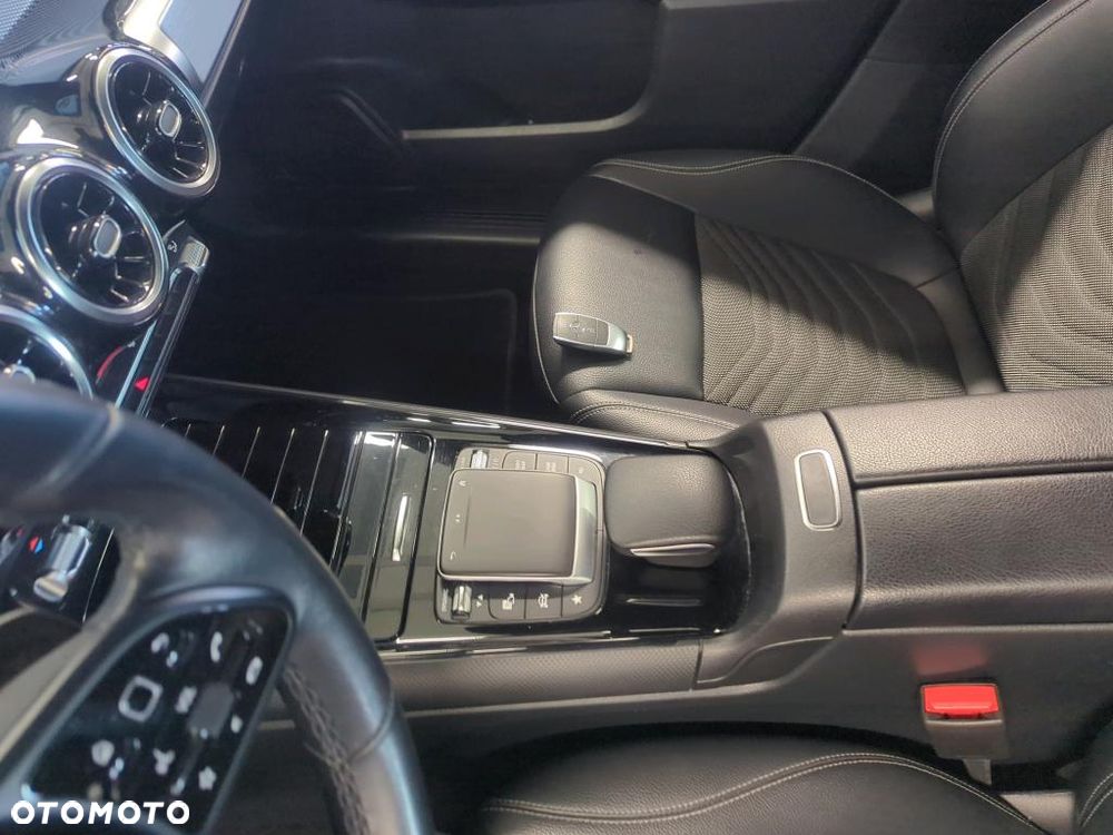 Mercedes-Benz GLB 200 7G-DCT - 12