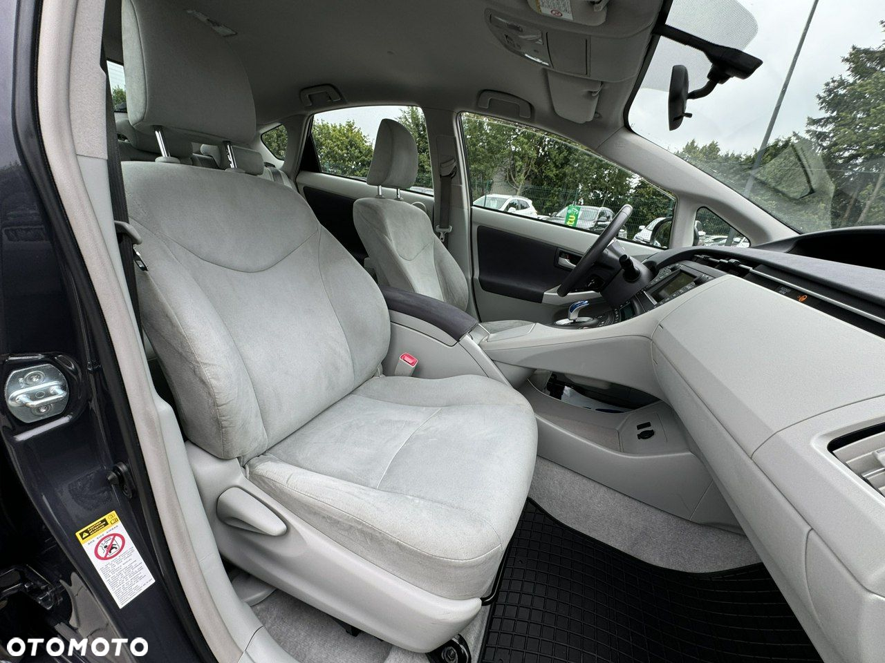 Toyota Prius 1.8 HSD Premium - 36