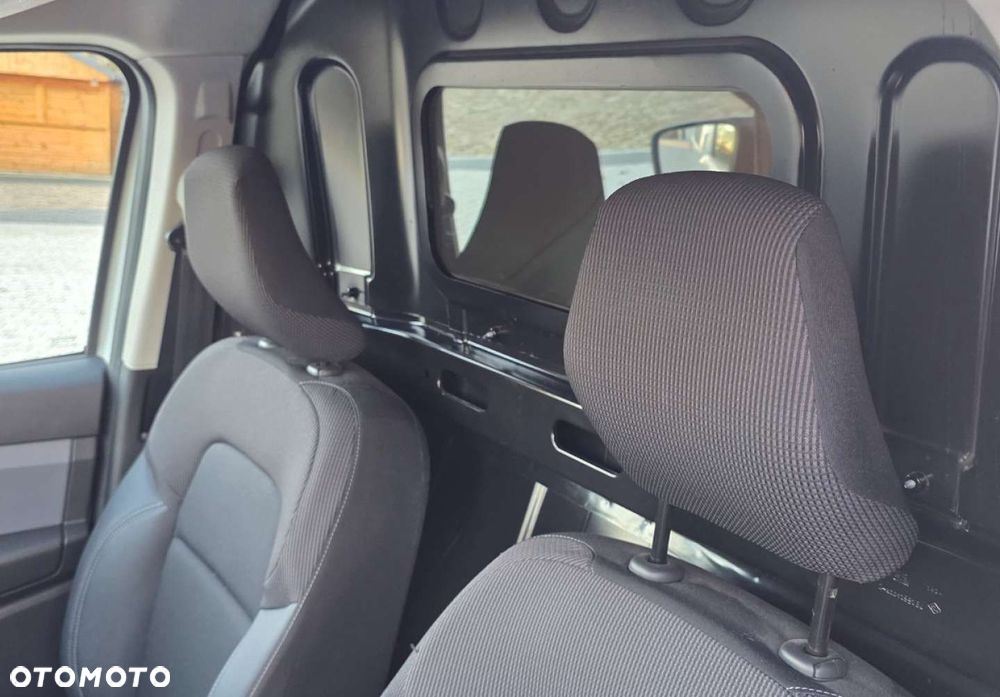 Renault Express Van - 11