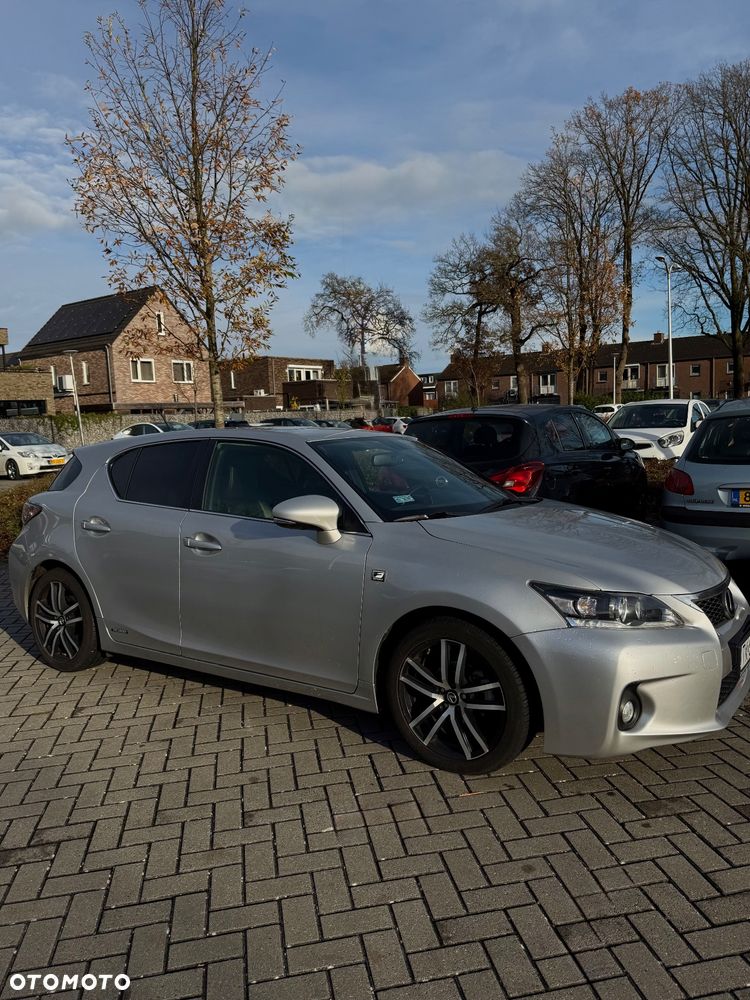 Lexus CT - 1