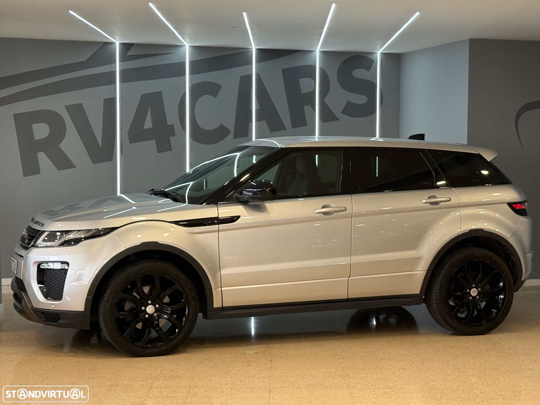 Land Rover Range Rover Evoque 2.0 D150 AWD R-Dynamic HSE Auto - 13