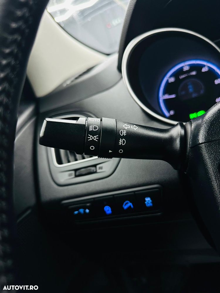 Hyundai ix35 1.7 CRDI 2WD blue Finale Gold - 29