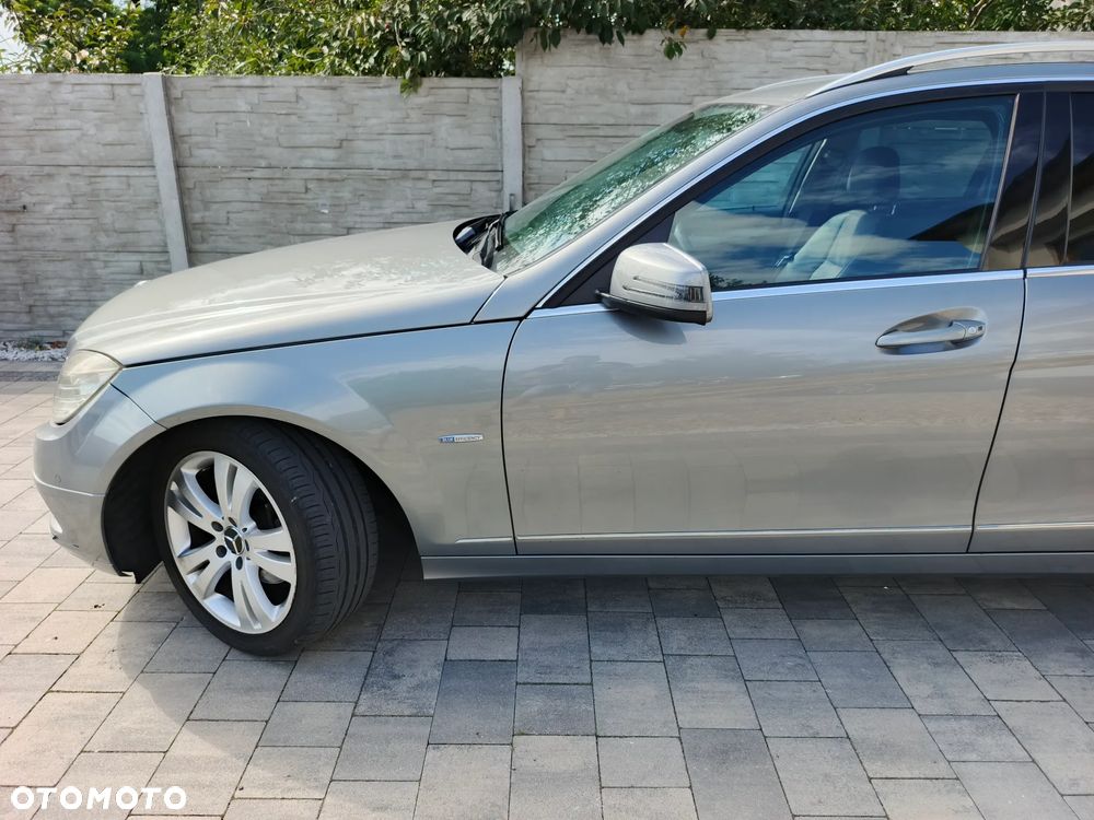 Mercedes-Benz Klasa C 250 T CDI DPF Automatik BlueEFFICIENCY Avantgarde - 27