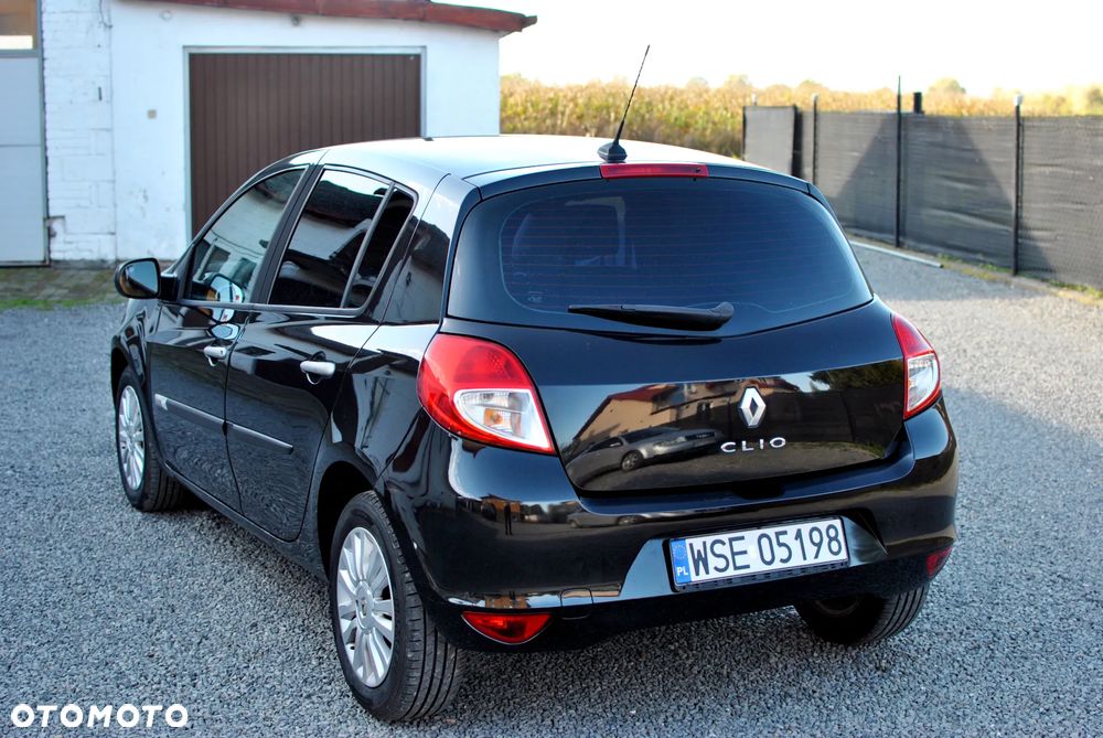 Renault Clio 1.2 16V Limited EU6 - 9
