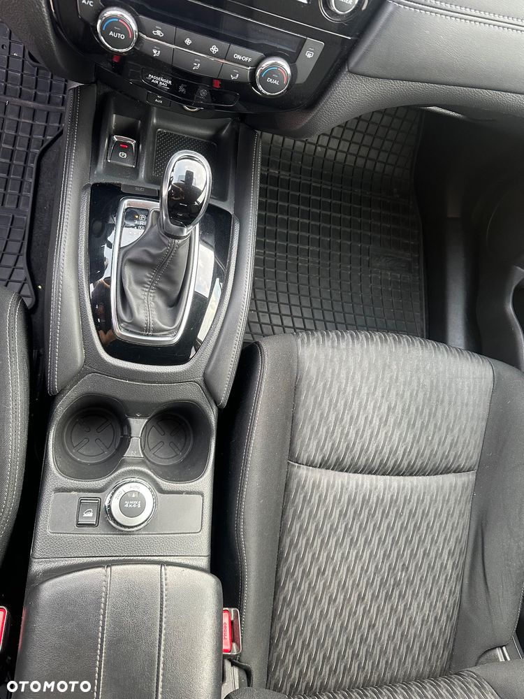 Nissan X-Trail 2.0 dCi N-Connecta 4WD Xtronic - 25