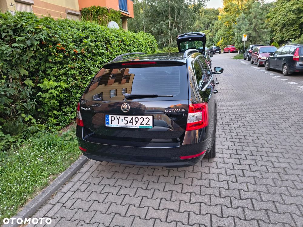 Skoda Octavia 1.6 TDI Ambition DSG - 9