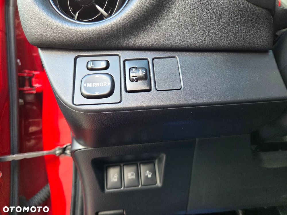 Toyota Yaris 1.0 VVT-i - 15