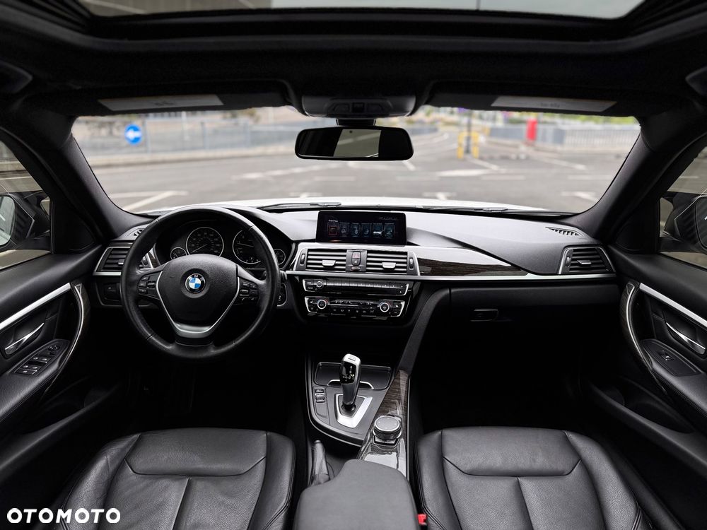 BMW Seria 3 330i - 14