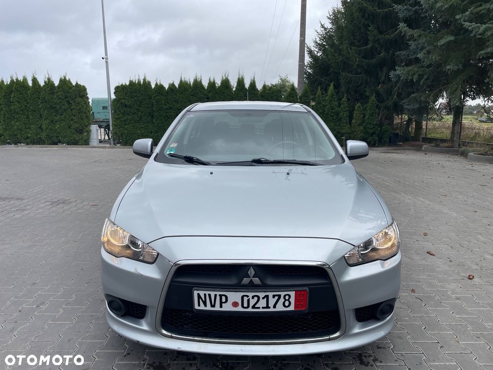 Mitsubishi Lancer 1.8 CVT Instyle - 3