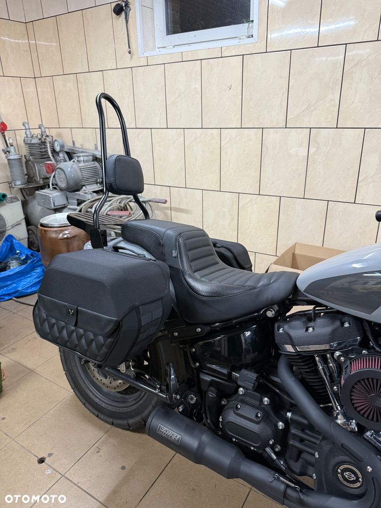 Harley-Davidson Softail Fat Bob - 13