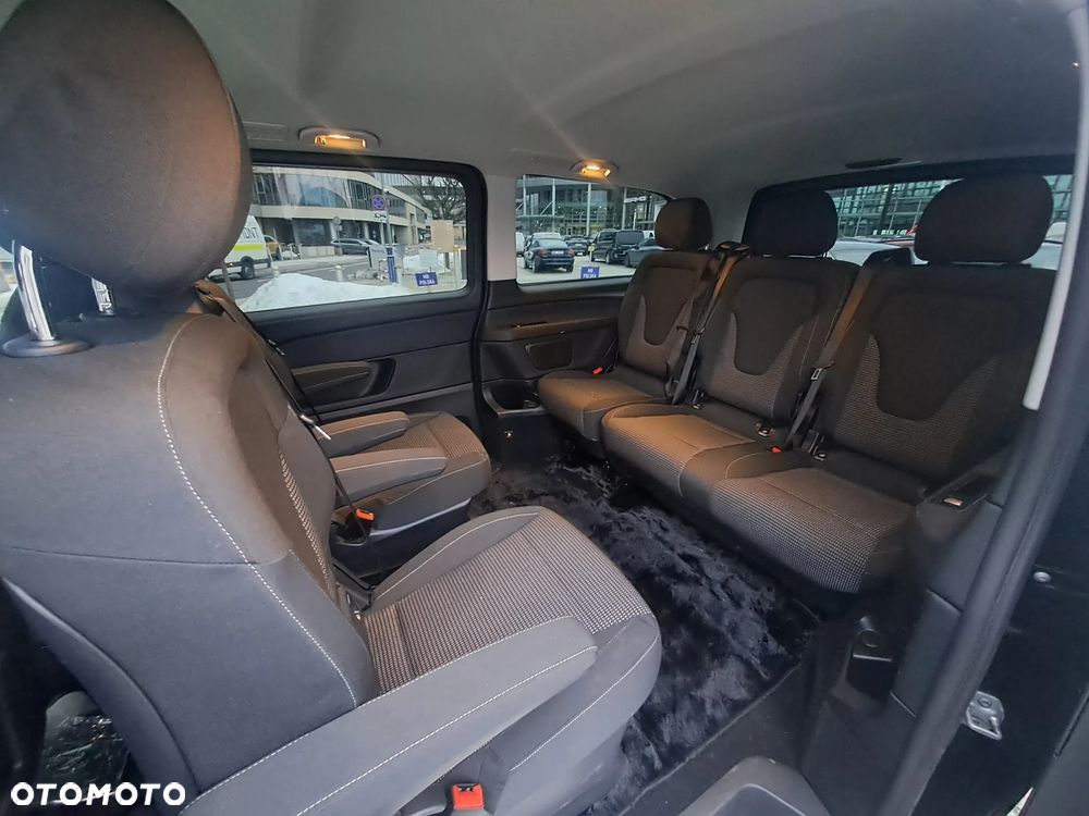 Mercedes-Benz Klasa V 220 d Avantgarde 9G-Tronic (d³ugi) - 27