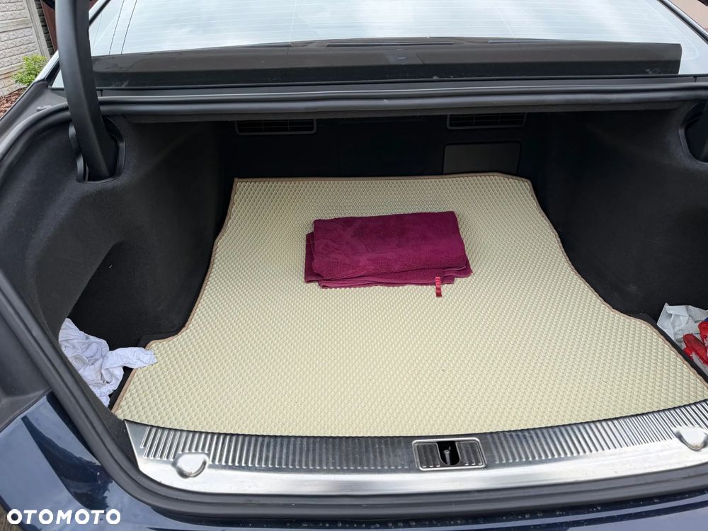 Audi A8 4.2 FSI Quattro - 13