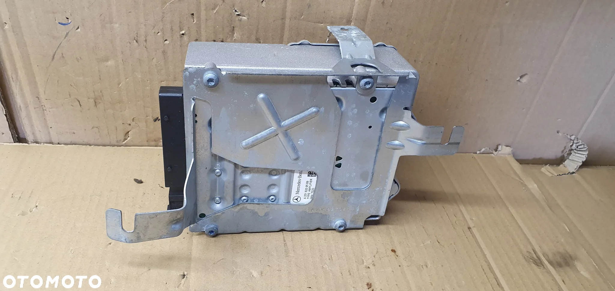 Wzmacniacz nagłośnienia Harman Becker Mercedes ML W164 A2518209589 - 5