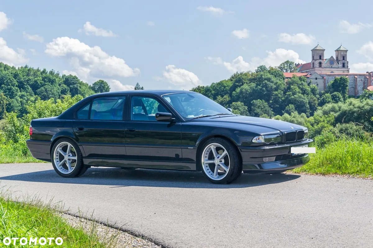 BMW Seria 7 740iL - 3