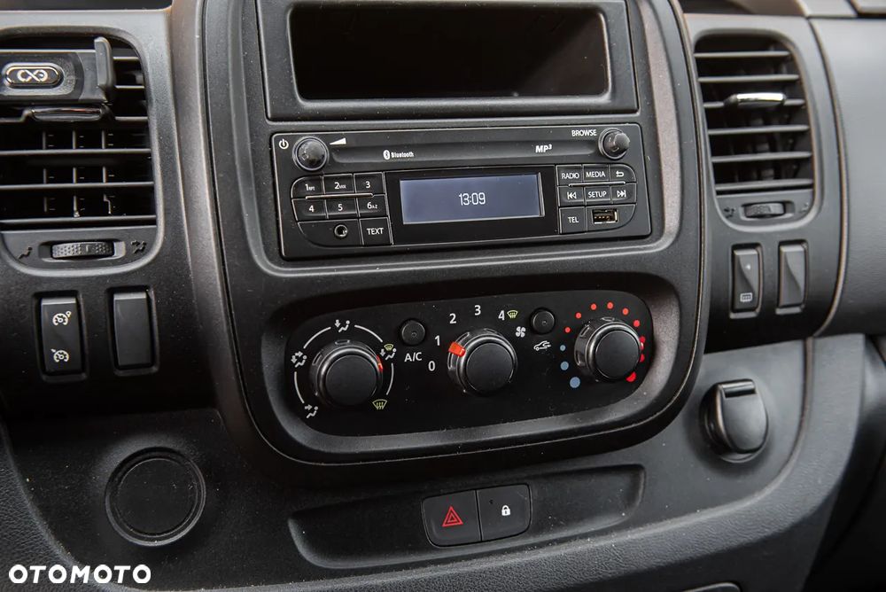 Opel VIVARO KARAWAN - 16