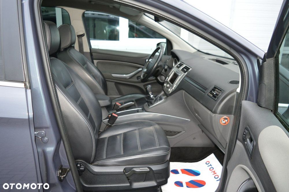 Ford Kuga 2.0 TDCi 2x4 Titanium - 25