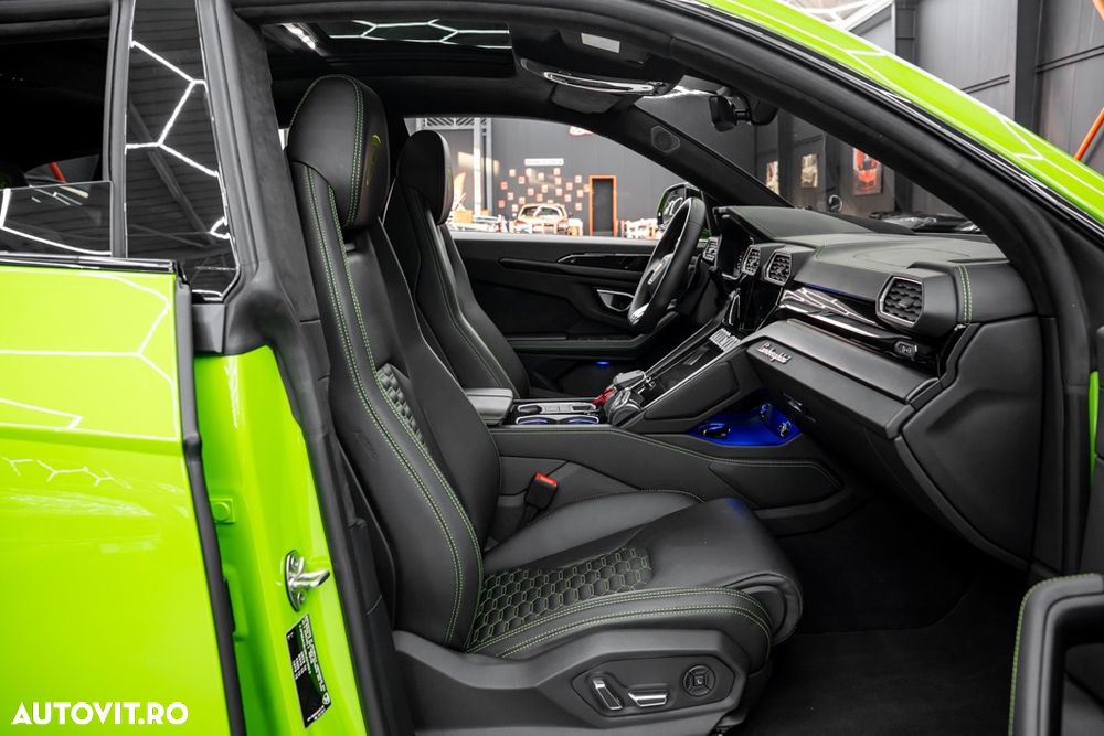 Lamborghini URUS Standard - 12