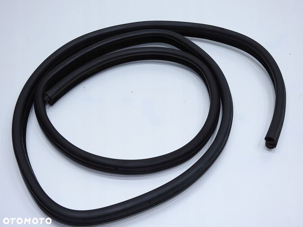 USZCZELKA DRZWI PRAWY TYŁ BMW E91 - 10