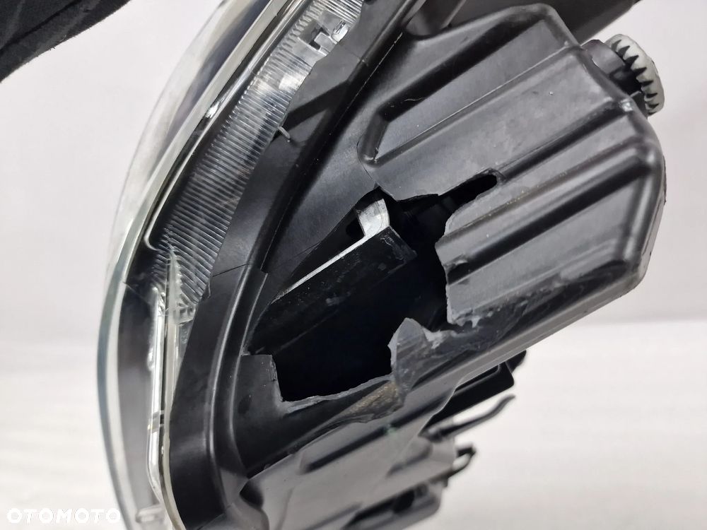 NISSAN MICRA K16 16- LEWA ZWYKŁA LAMPA PRZEDNIA PRZÓD LED , NR KOITO 100-18730 / 100-18728 , NR AUKCJI LA197 - 14