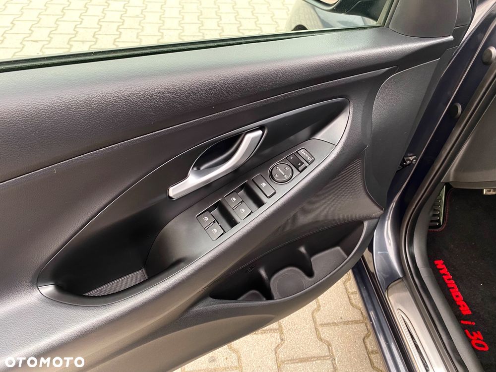 Hyundai i30 N Fastback 1.5 T-GDI 48V Line - 11