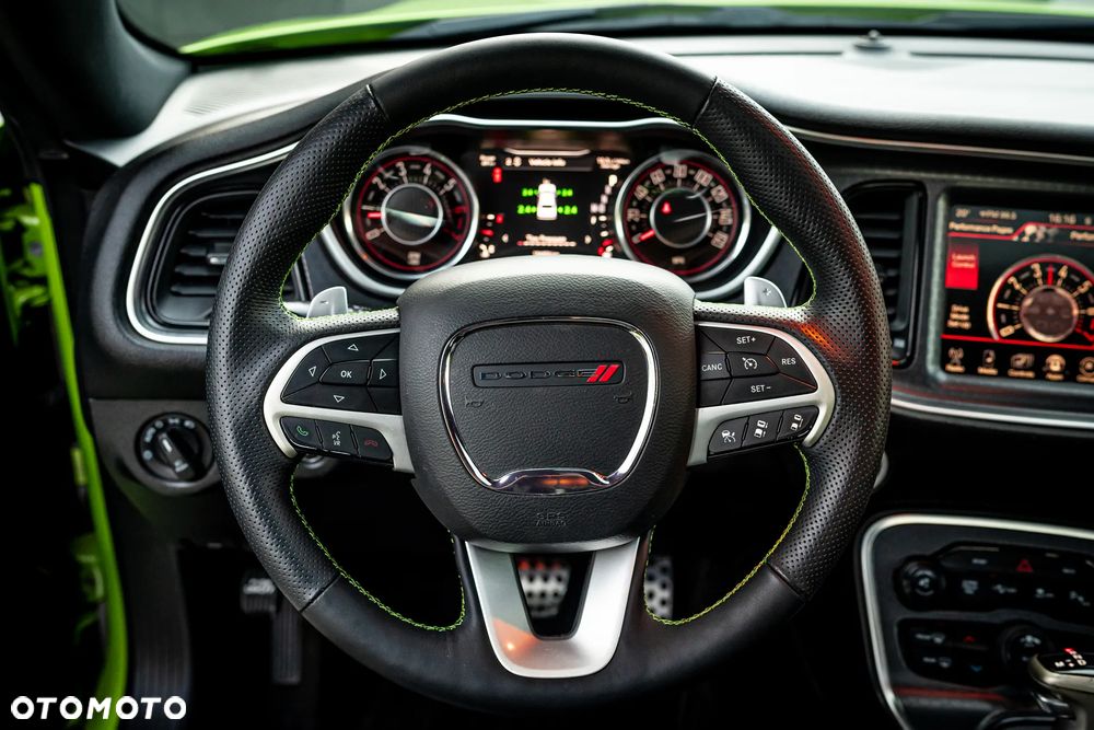 Dodge Challenger - 18