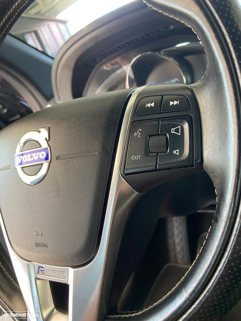 Volvo XC 60 2.0 D4 R-Design Momentum Geartronic - 16